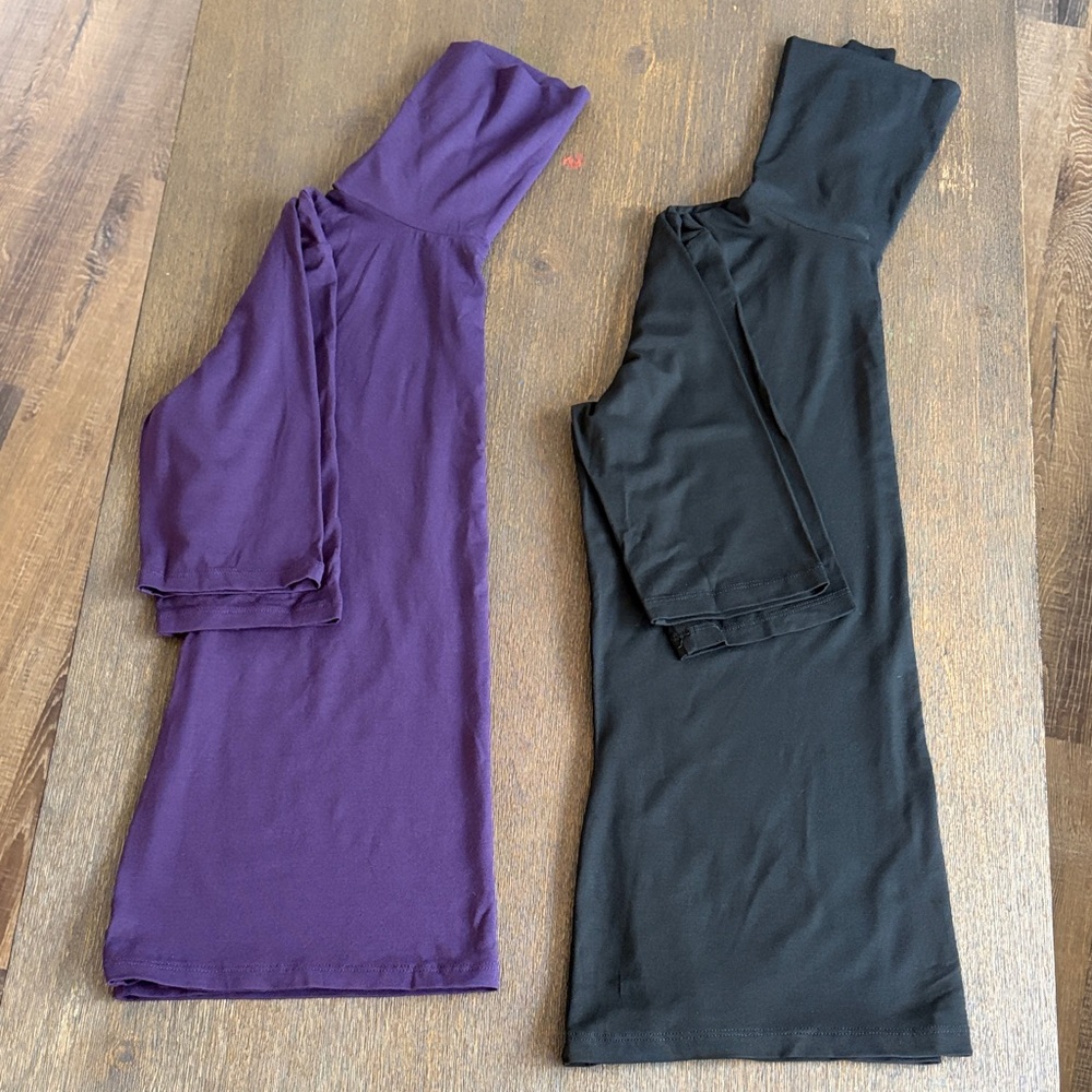 GENDER BIAS Women’s Set of 2 Elbow Sleeve Turtleneck Tops (Grape and Black)